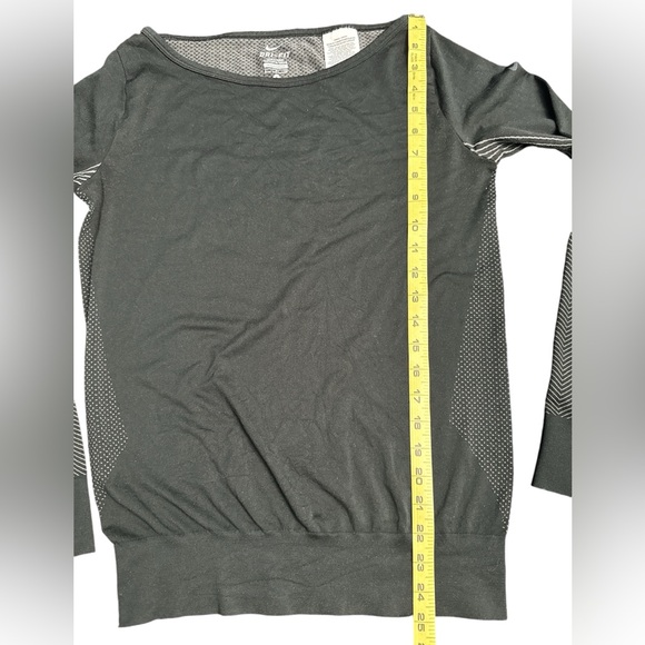 Nike, Better World, Long Sleeve Reflective Dri-Fit Running Top, Size Sma - Picture 9 of 9